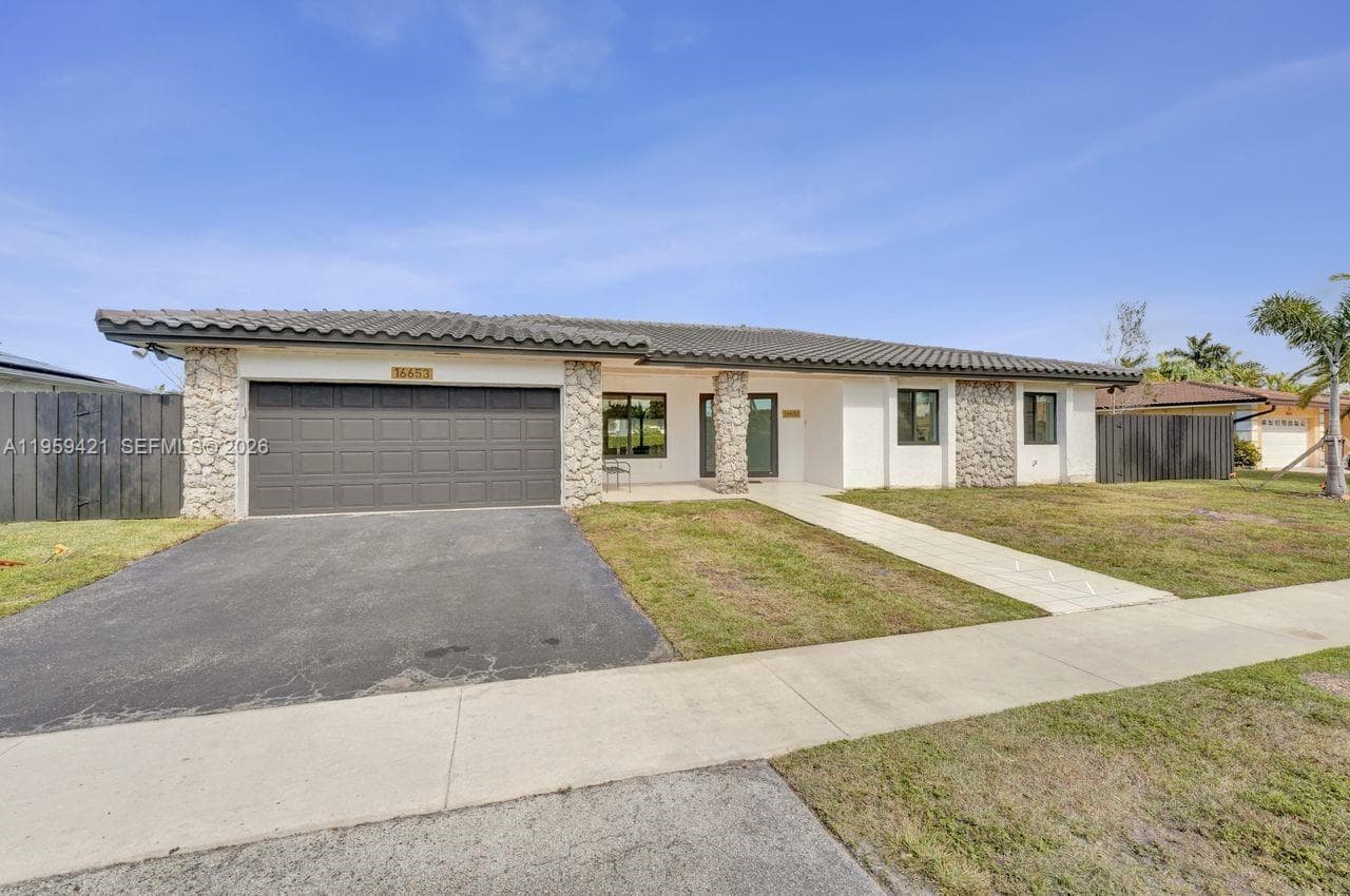 16653 Golfview Dr, Weston, FL 33326 photo 4