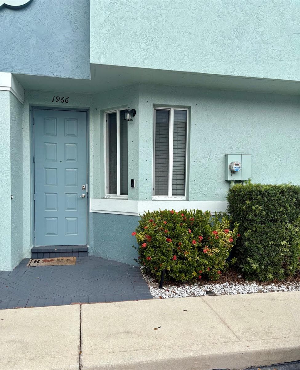 1966 Alamanda Way, Riviera Beach, FL 33404 photo 2