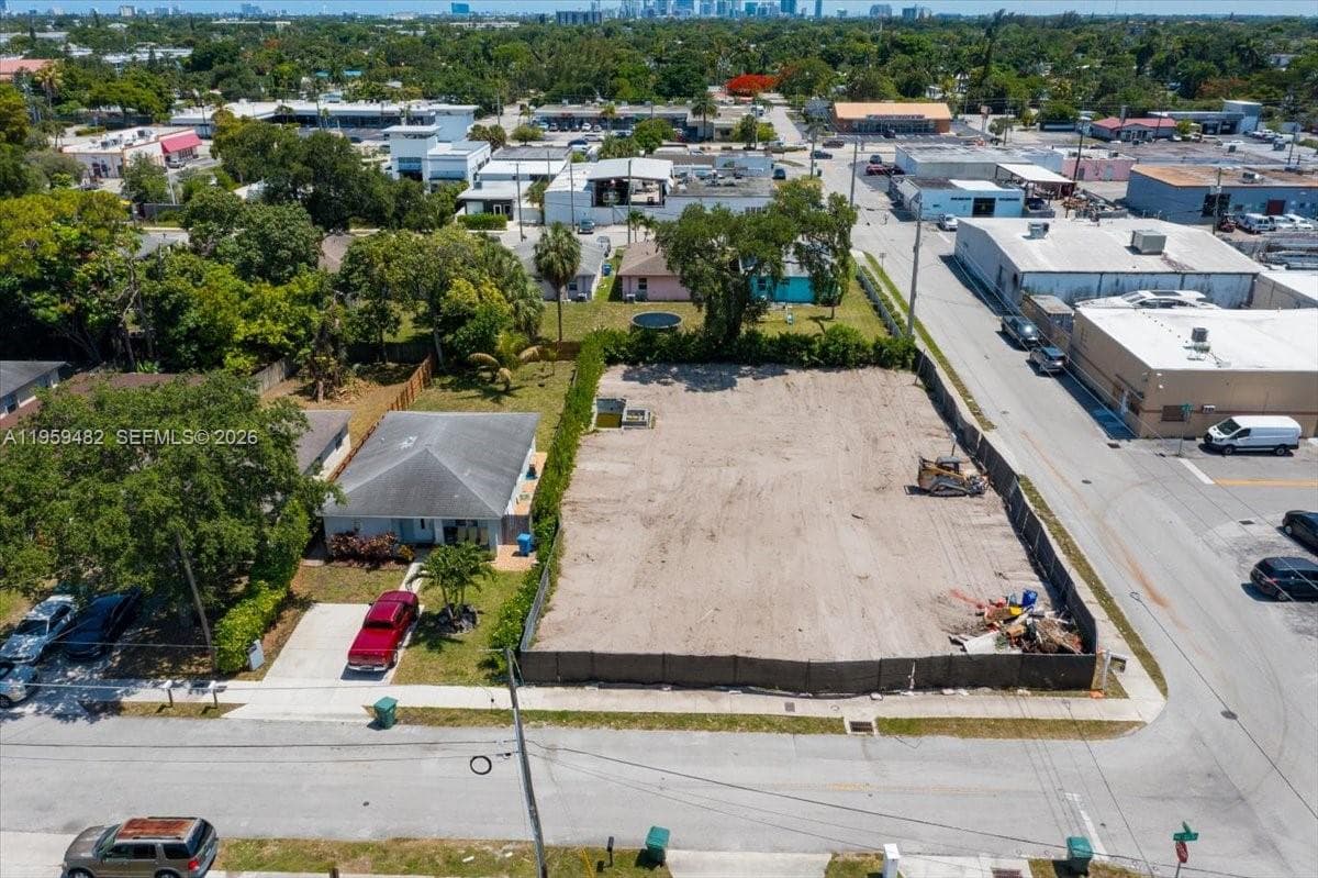 3210 NE 3rd Ave, Oakland Park, FL 33334 photo 2