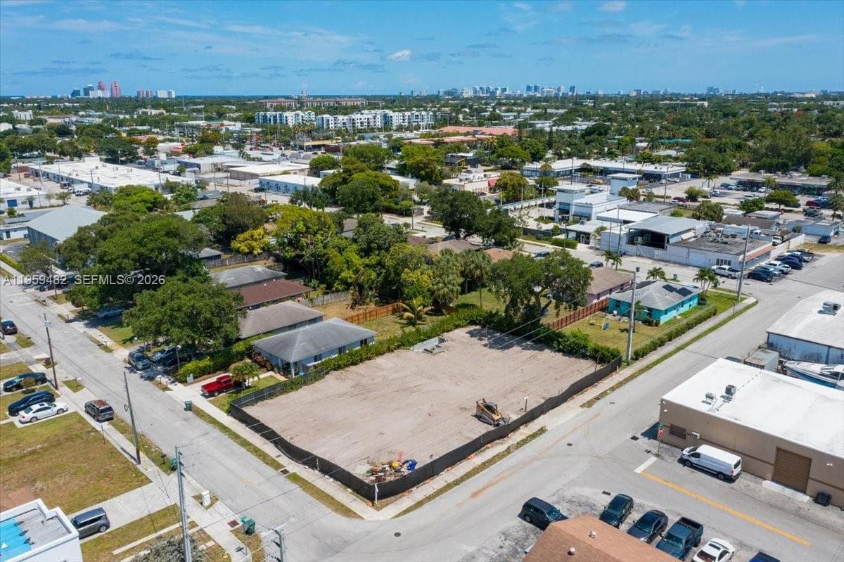 3210 NE 3rd Ave, Oakland Park, FL 33334 photo 5