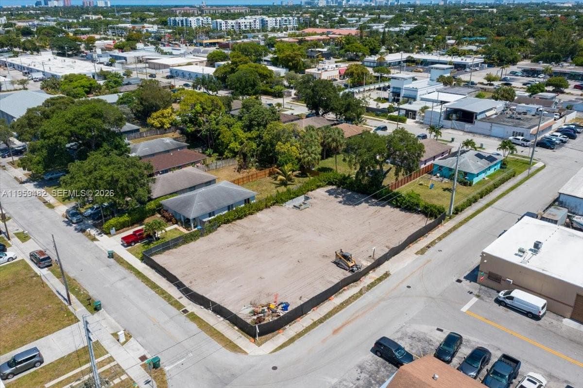 3210 NE 3rd Ave, Oakland Park, FL 33334 photo 4