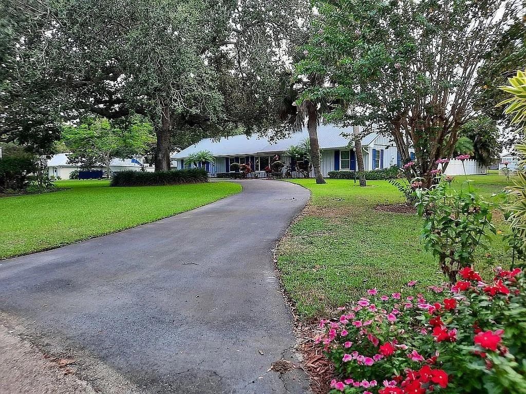 155 31st Avenue, Vero Beach, FL 32968 photo 2