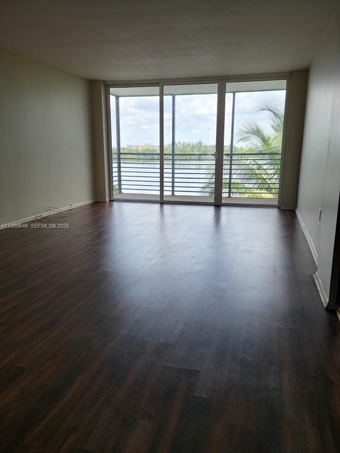 1075 NE Miami Gardens Dr # 509, Miami, FL 33179 photo 3