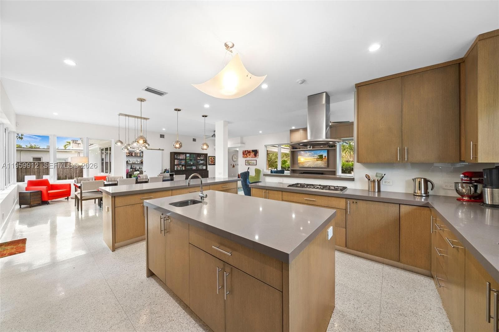 4595 N Jefferson Ave, Miami Beach, FL 33140 photo 5