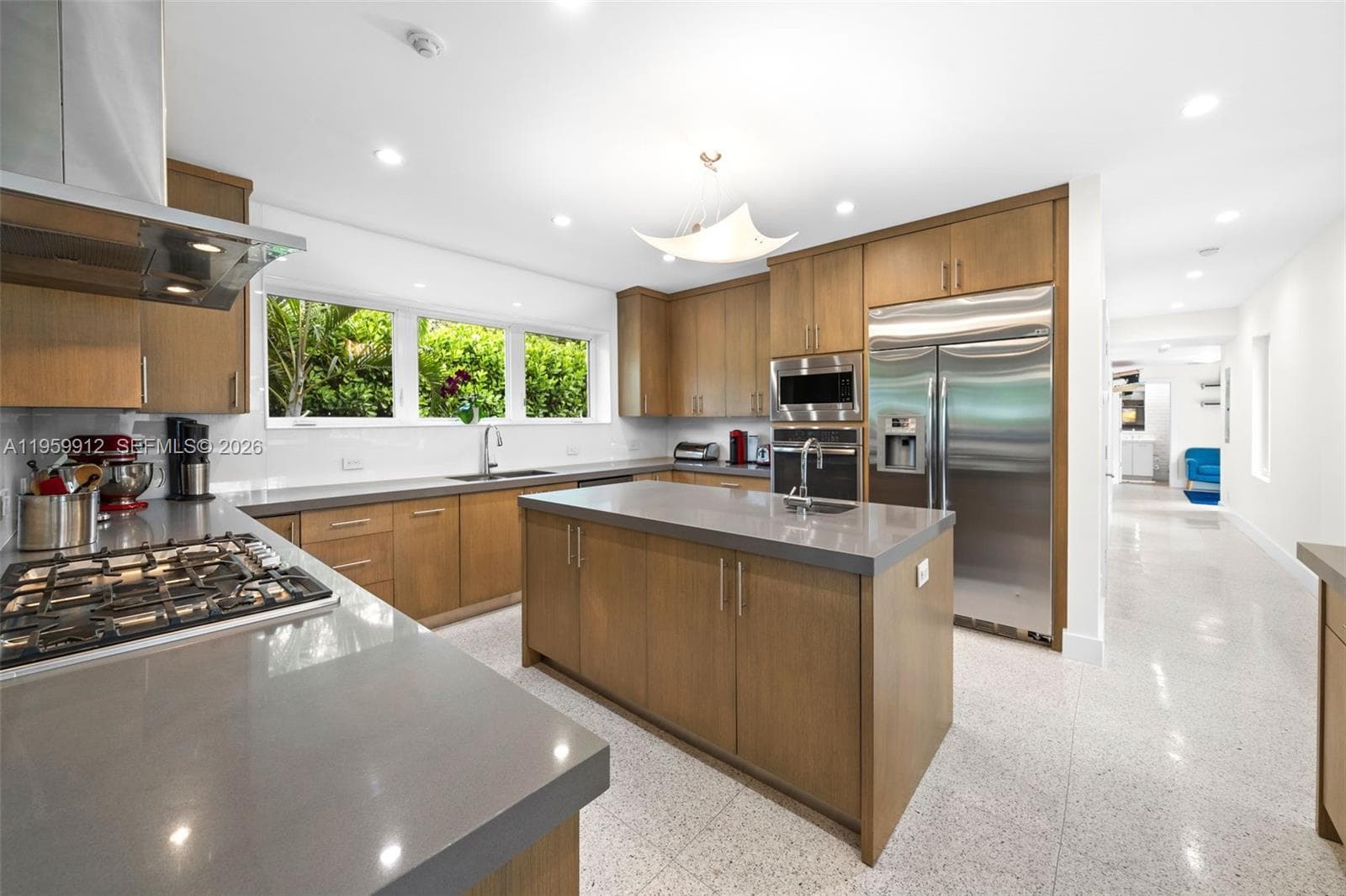 4595 N Jefferson Ave, Miami Beach, FL 33140 photo 4