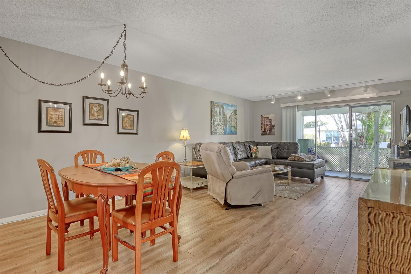 553 Covered Bridge Boulevard, Lake Worth, FL 33467 photo 5