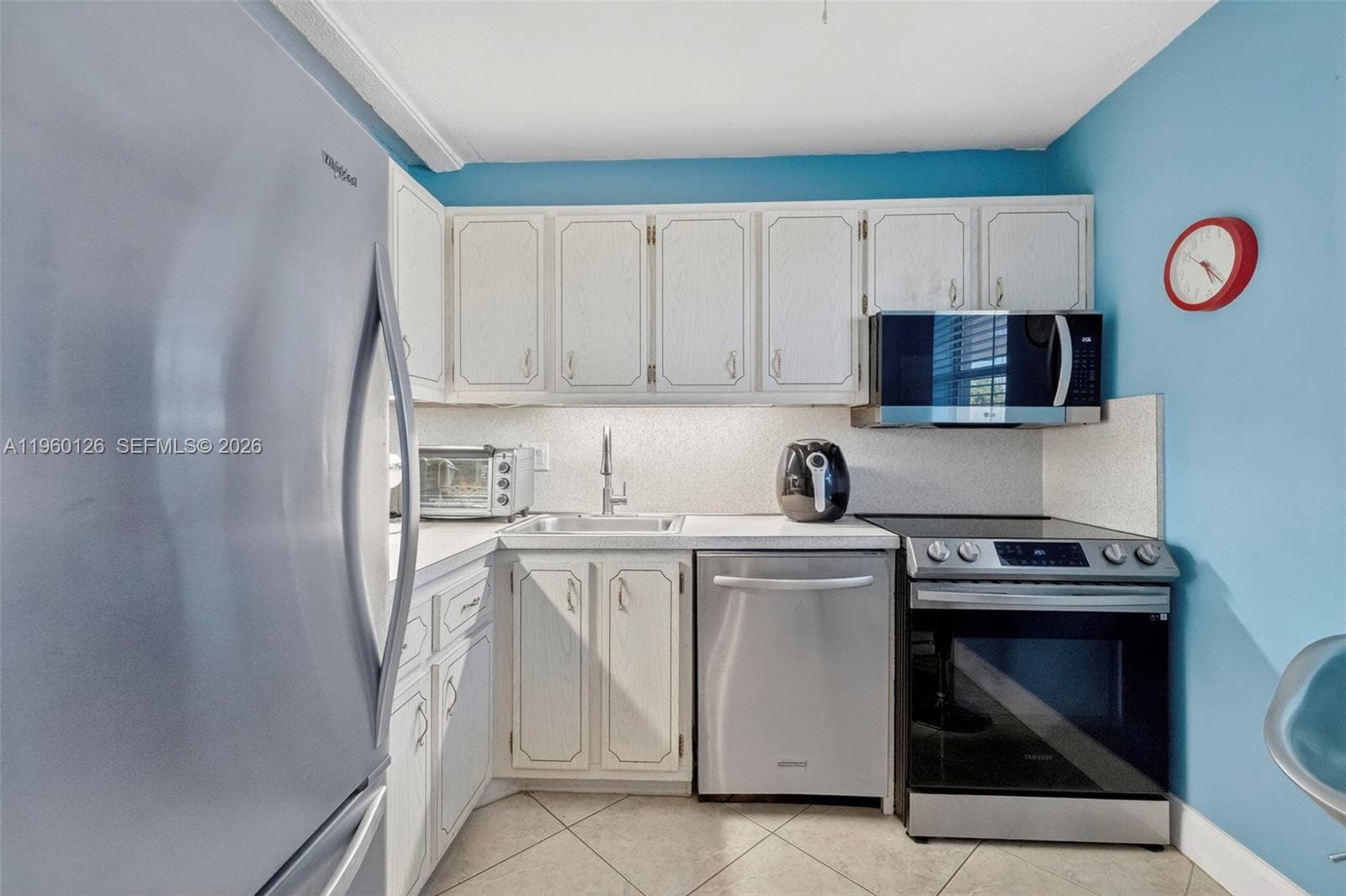 2901 NW 46th Ave # 306, Lauderdale Lakes, FL 33313 photo 3