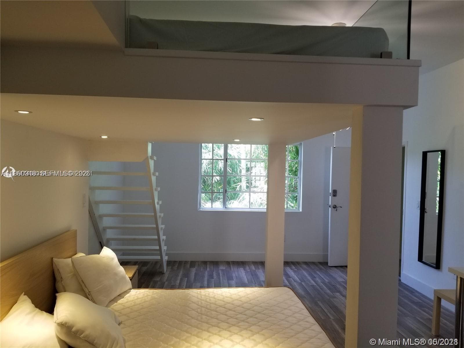 1045 Meridian Ave # 4, Miami Beach, FL 33139 photo 3