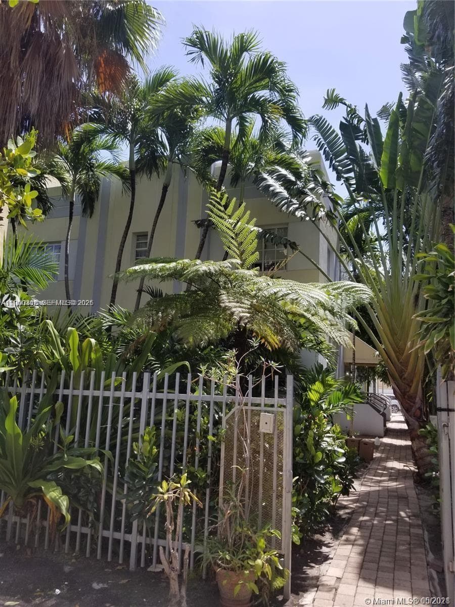 1045 Meridian Ave # 4, Miami Beach, FL 33139 photo 5