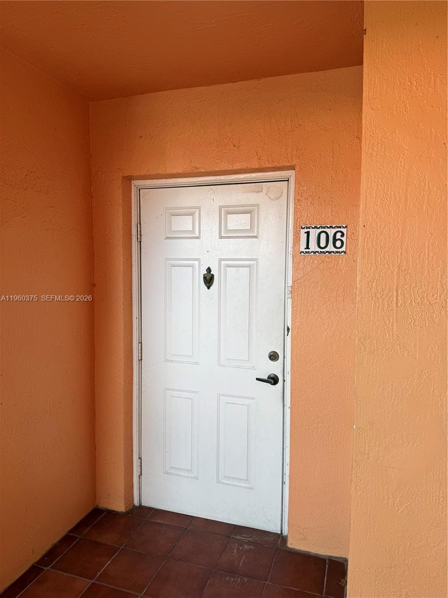 4677 NW 9th St # 106, Miami, FL 33126