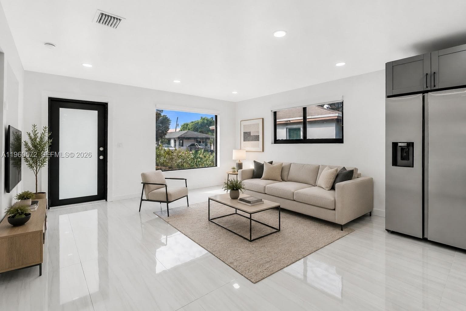 528 NW 3rd Ct, Hallandale Beach, FL 33009 photo 3