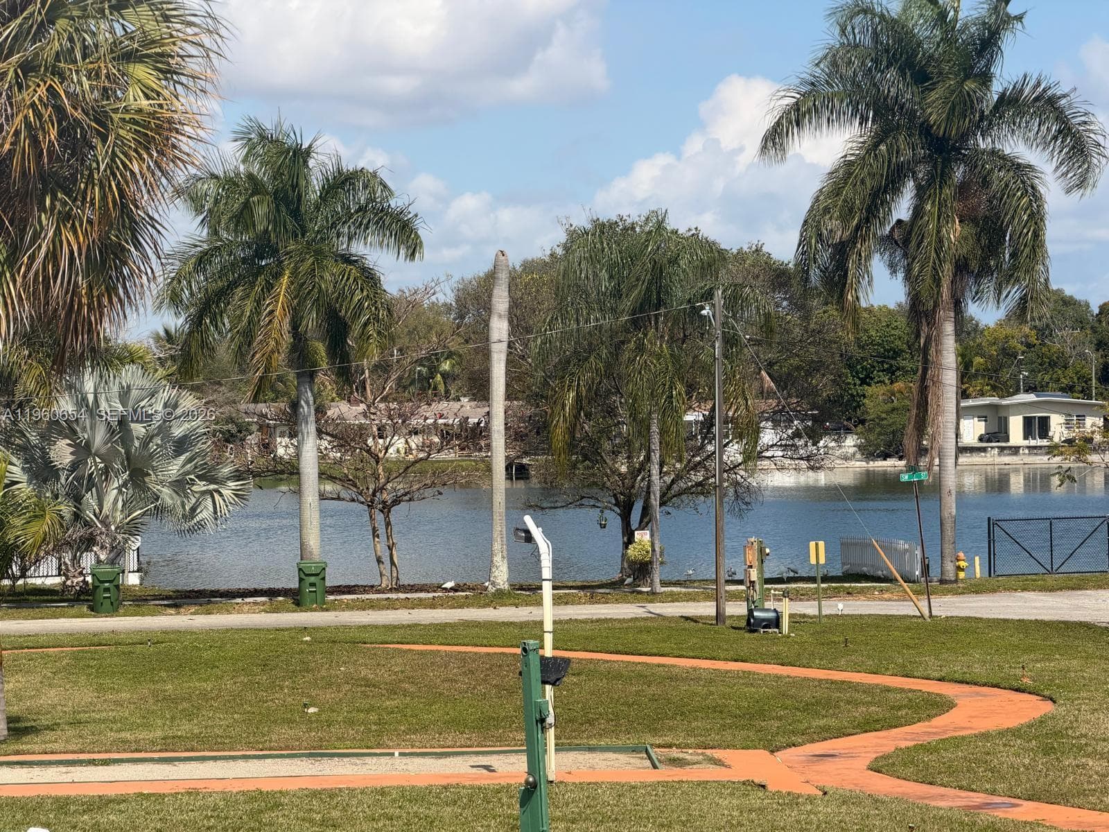 725 SW 11th Ave # 17F, Hallandale Beach, FL 33009 photo 2