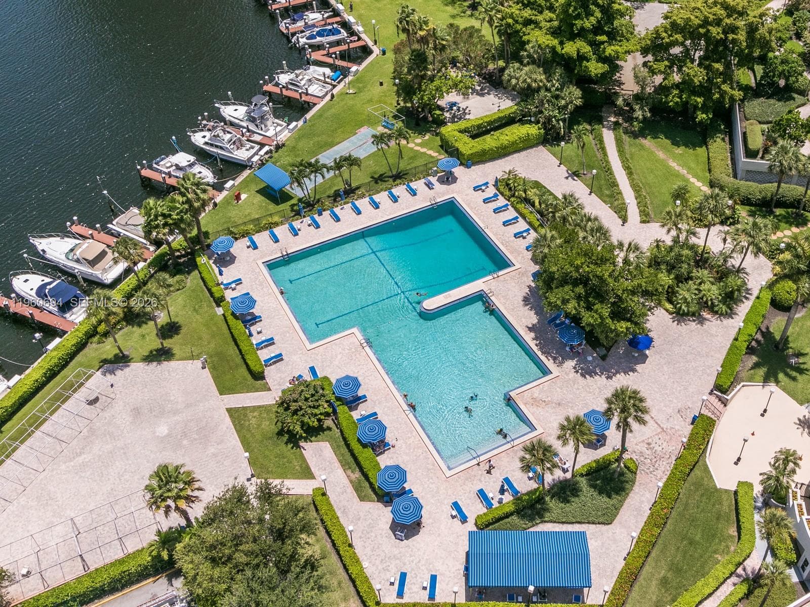600 Three Islands Blvd # 411, Hallandale Beach, FL 33009 photo 3