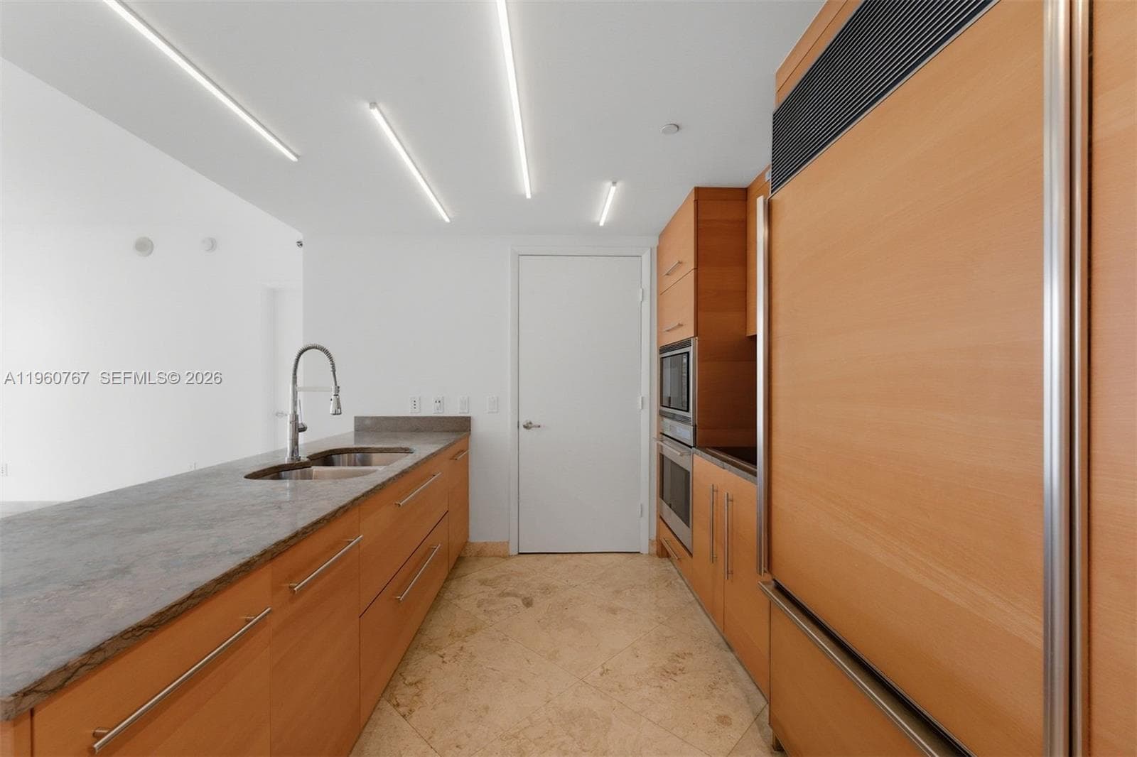 475 Brickell Ave # 3513, Miami, FL 33131 photo 5