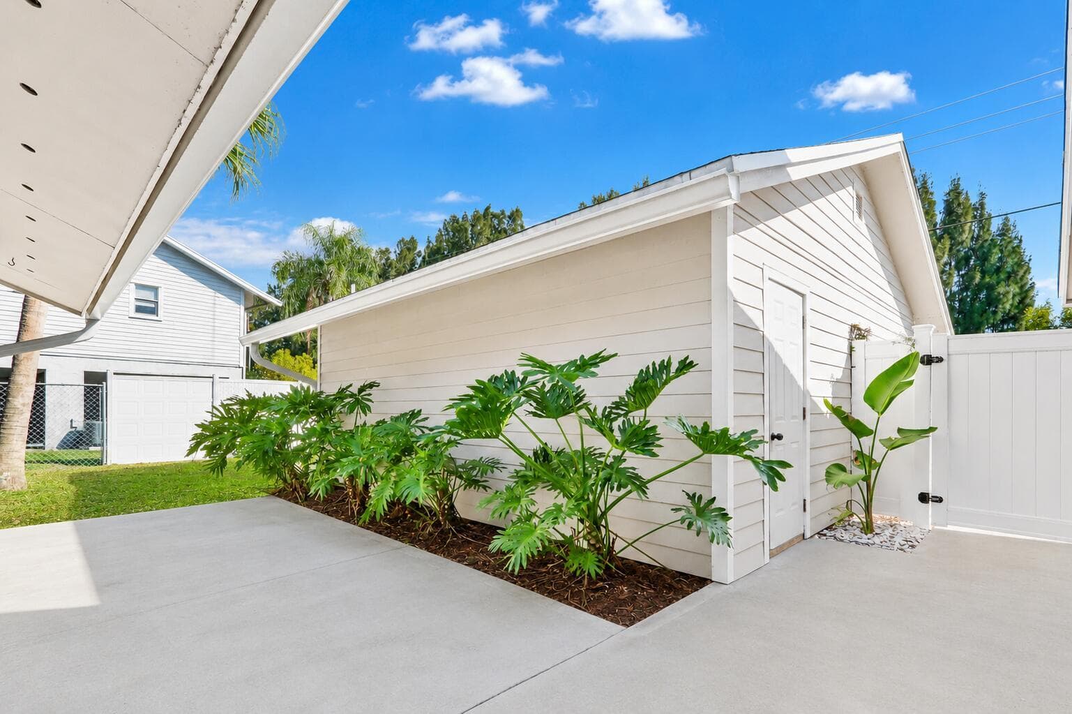 8074 SE River Lane, Stuart, FL 34997 photo 4