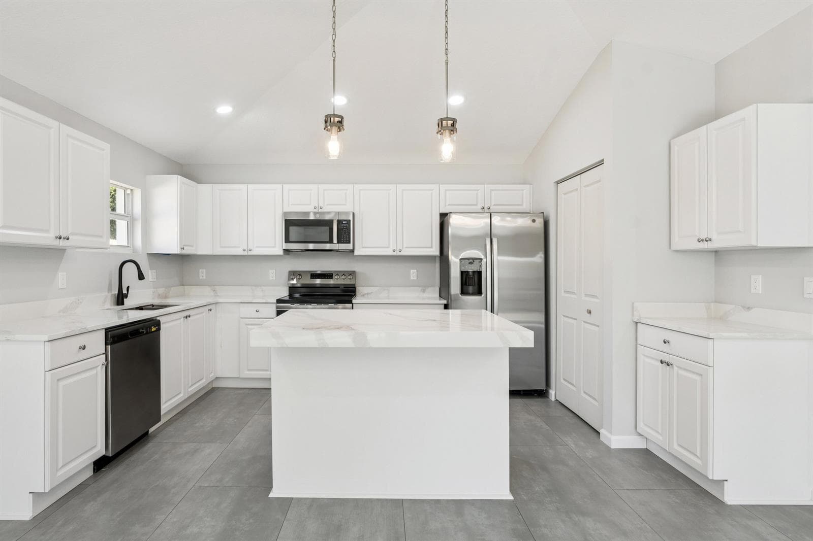 5232 SE 55th Terrace, Stuart, FL 34997 photo 4