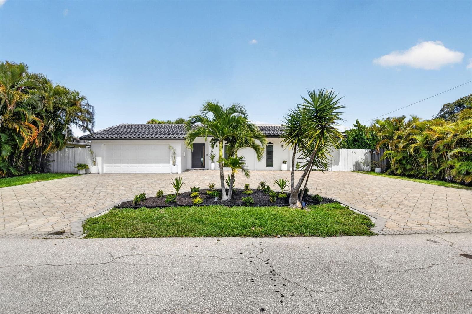 876 NW 6th Avenue, Boca Raton, FL 33432 photo 2