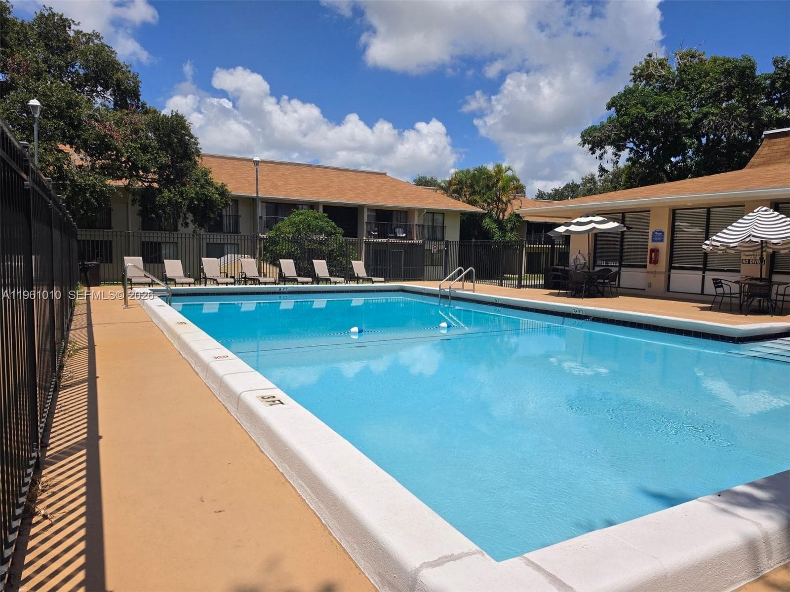 5921 Washington St # 124, Hollywood, FL 33023 photo 2