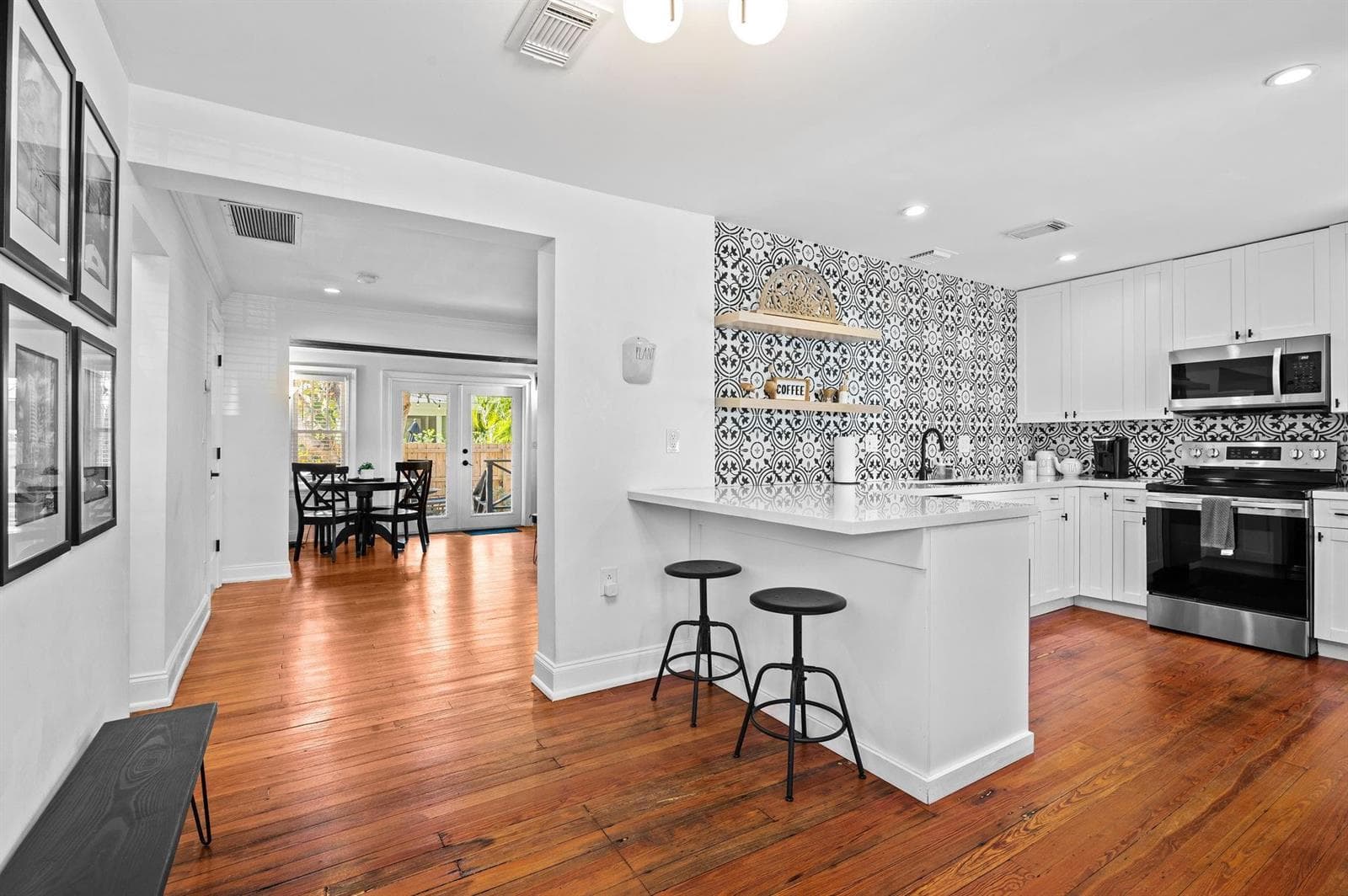 713 NE 17th Road, Fort Lauderdale, FL 33304 photo 3