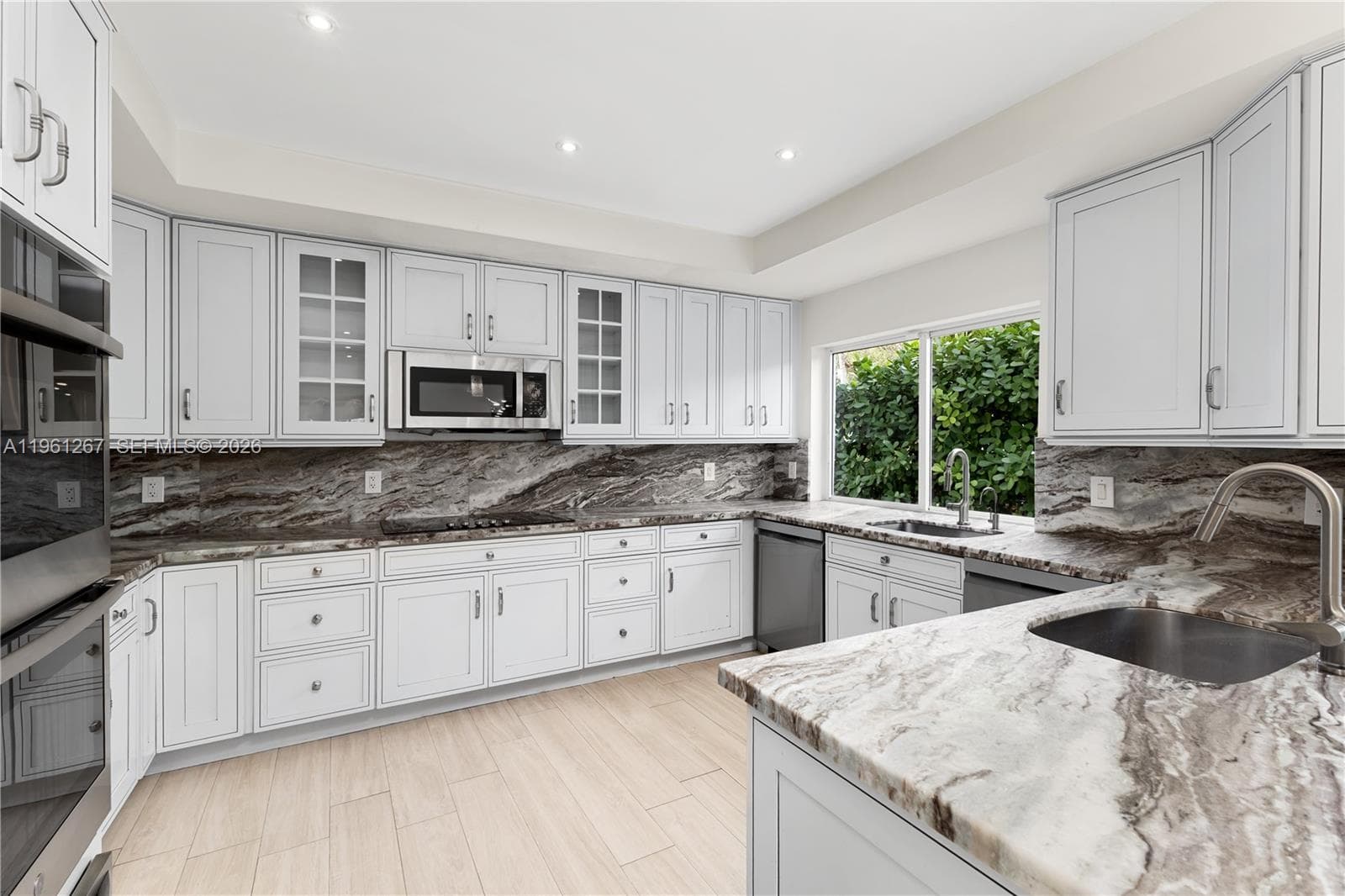 20205 W Oak Haven Cir, Miami, FL 33179 photo 4