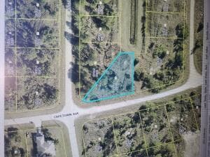 941 Capetown Avenue, Lehigh Acres, FL 33974