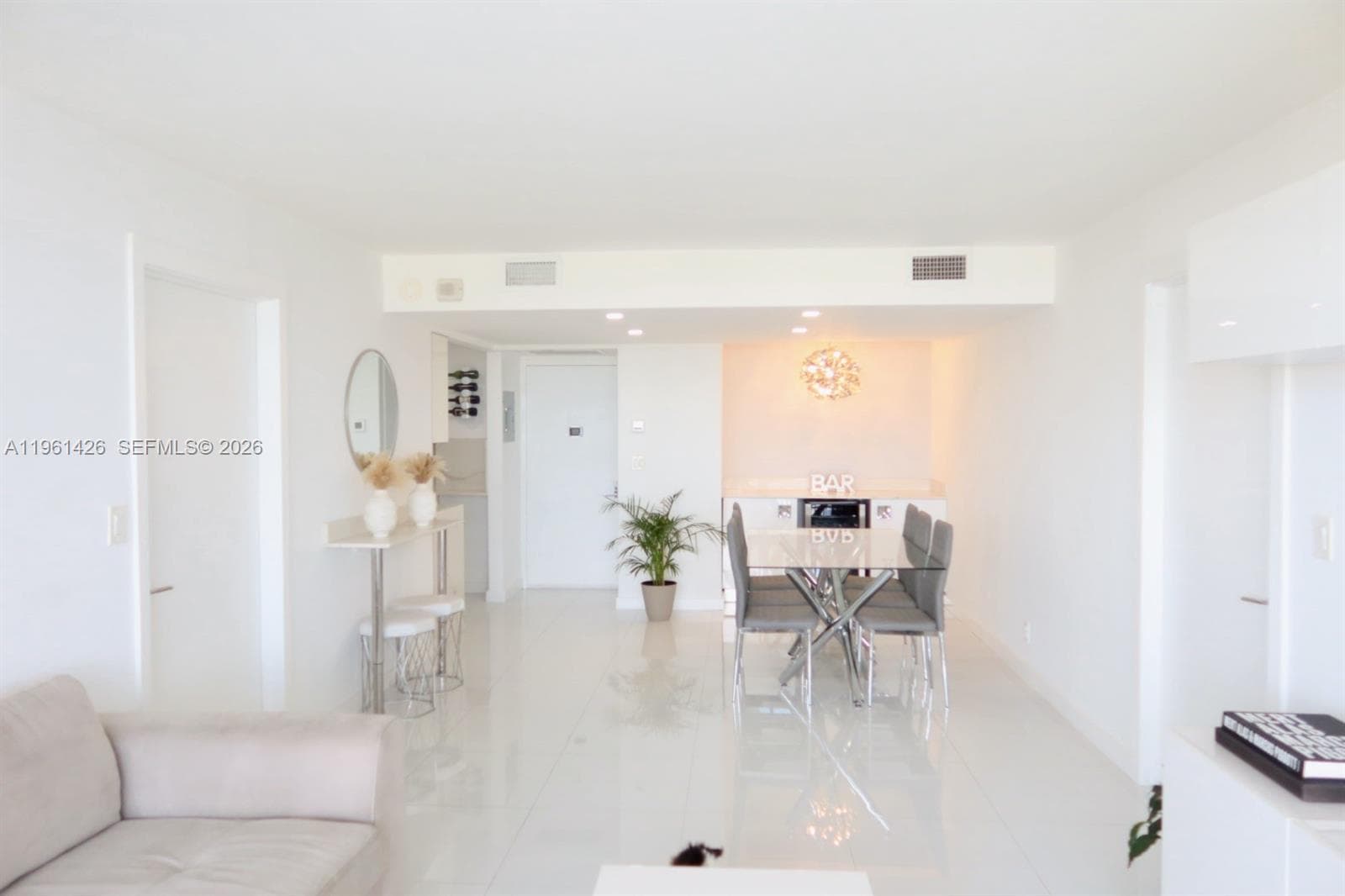 20301 W Country Club Dr # 1422, Aventura, FL 33180 photo 2