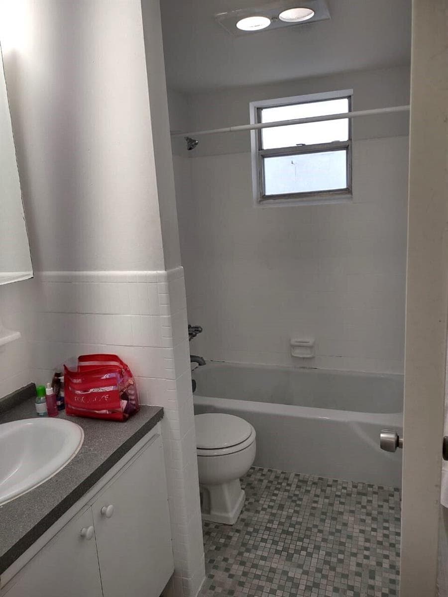 1100 NE 1st Court # 305, Hallandale Beach, FL 33009 photo 5