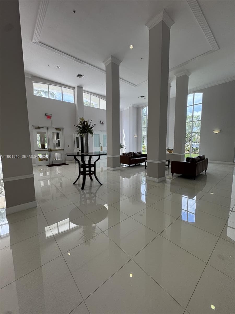 9725 NW 52nd St # 114, Doral, FL 33178