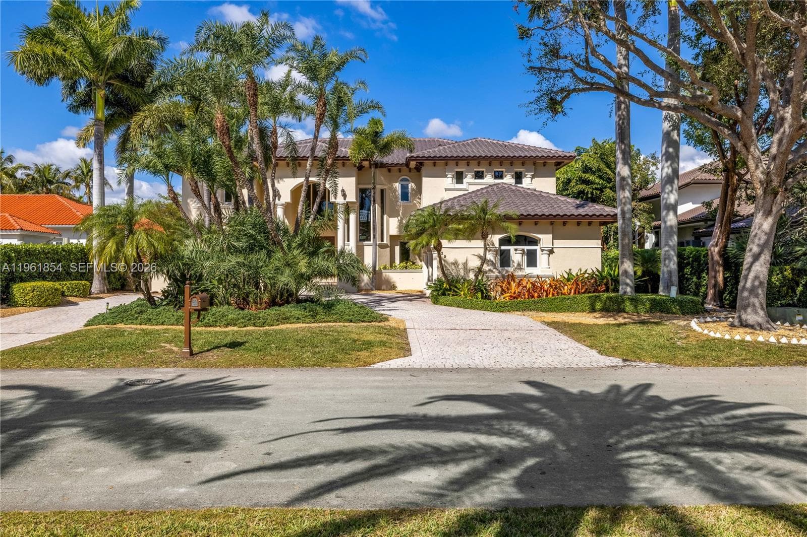 129 Gavilan Ave, Coral Gables, FL 33143 photo 2