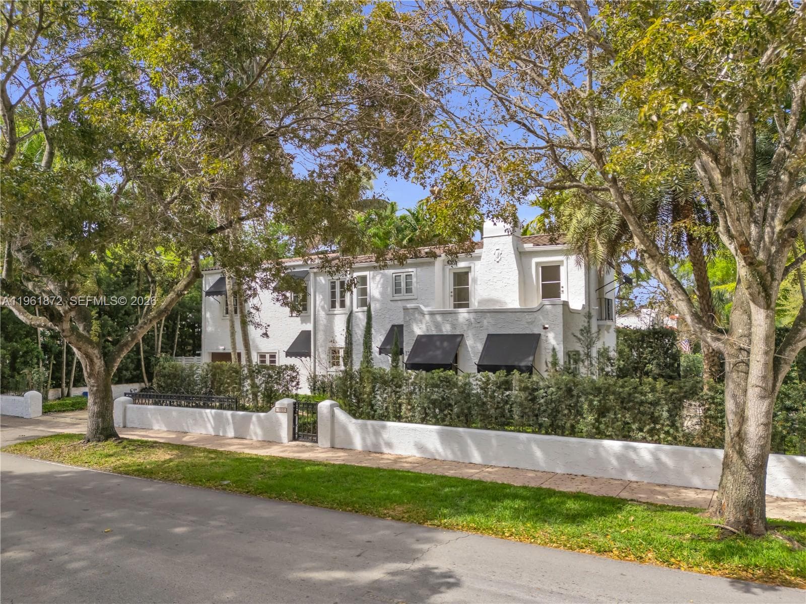 1222 Cortez St, Coral Gables, FL 33134 photo 2