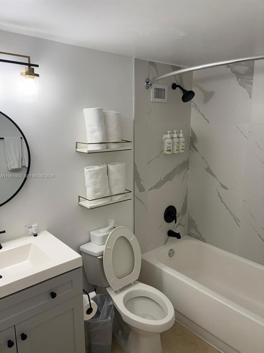 19201 Collins Ave # 820, Sunny Isles Beach, FL 33160 photo 4
