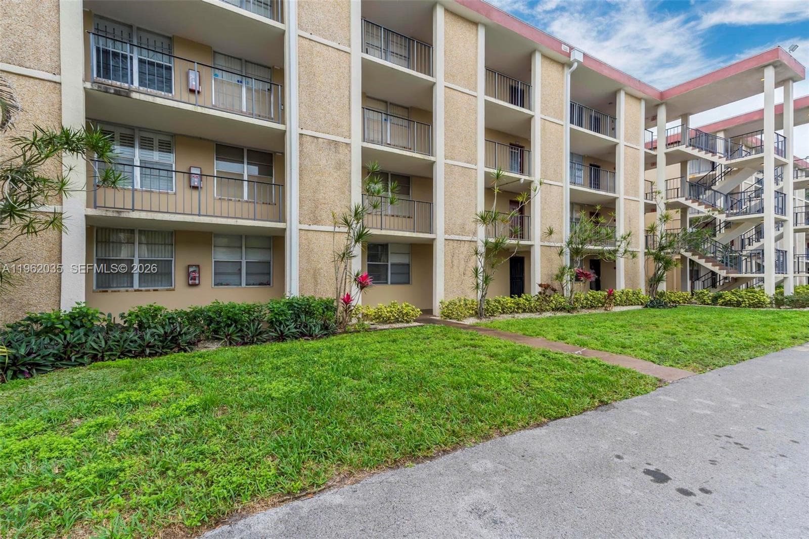 2649 NW 48th Ter # 130, Lauderdale Lakes, FL 33313