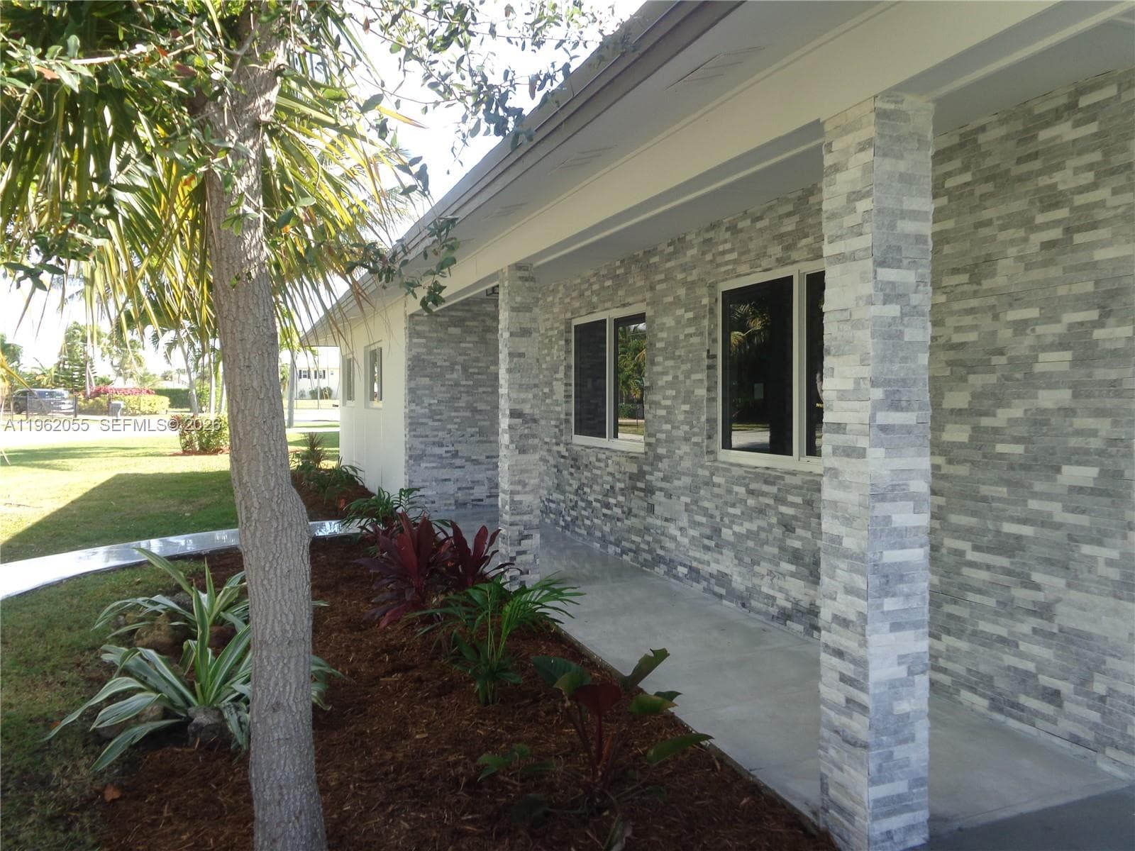 1565 Thumb Point Dr, Fort Pierce, FL 34949 photo 3