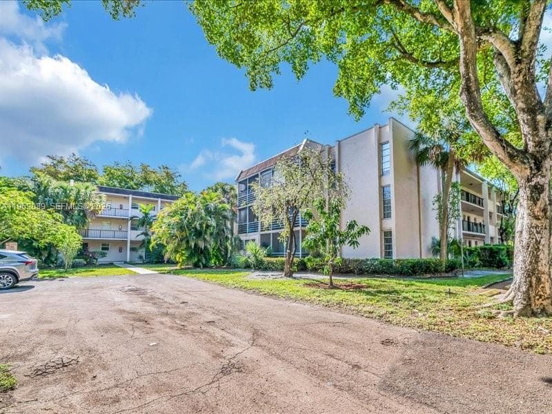 469 N Pine Island Rd # B305, Plantation, FL 33324 photo 2