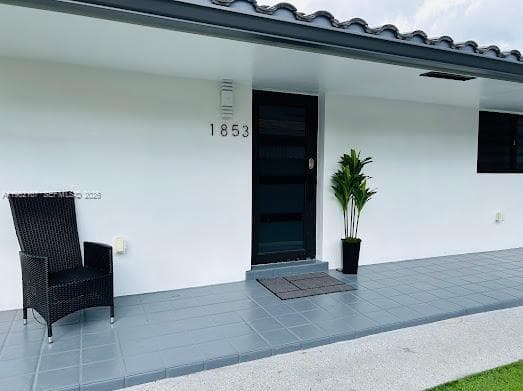 1851-1853 NW 22nd Pl, Miami, FL 33125 photo 2