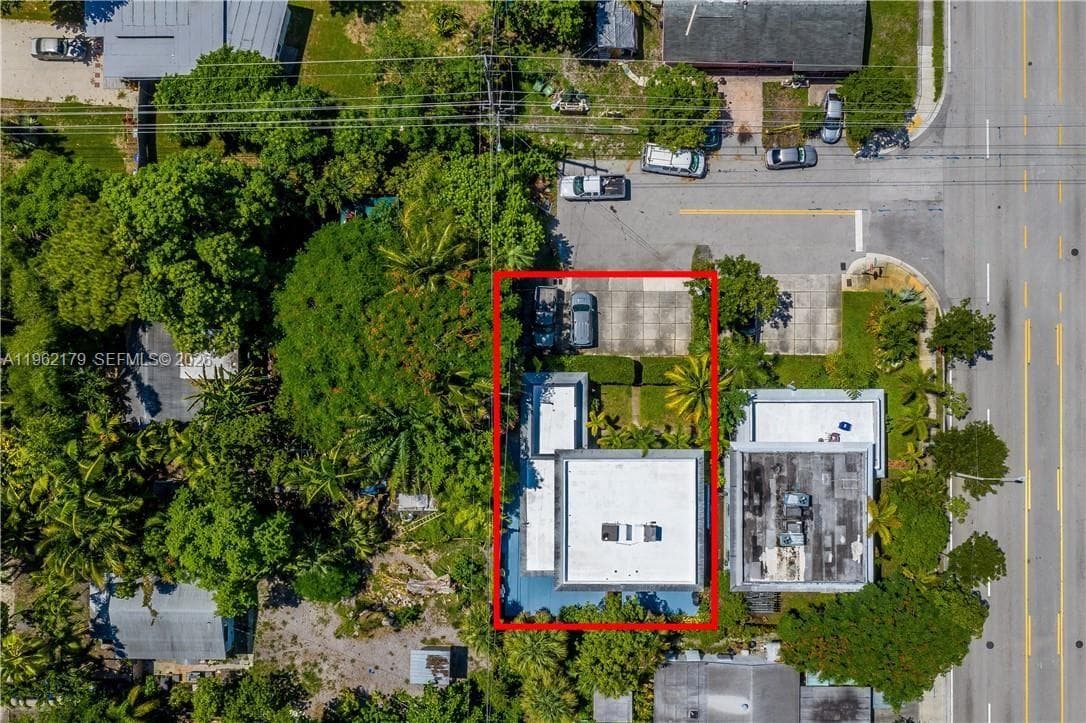 25 NE 12th St, Fort Lauderdale, FL 33304 photo 2