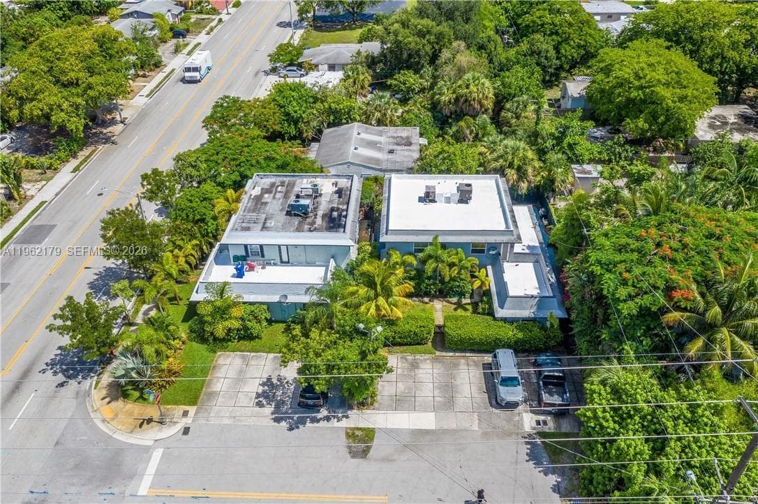 25 NE 12th St, Fort Lauderdale, FL 33304 photo 3