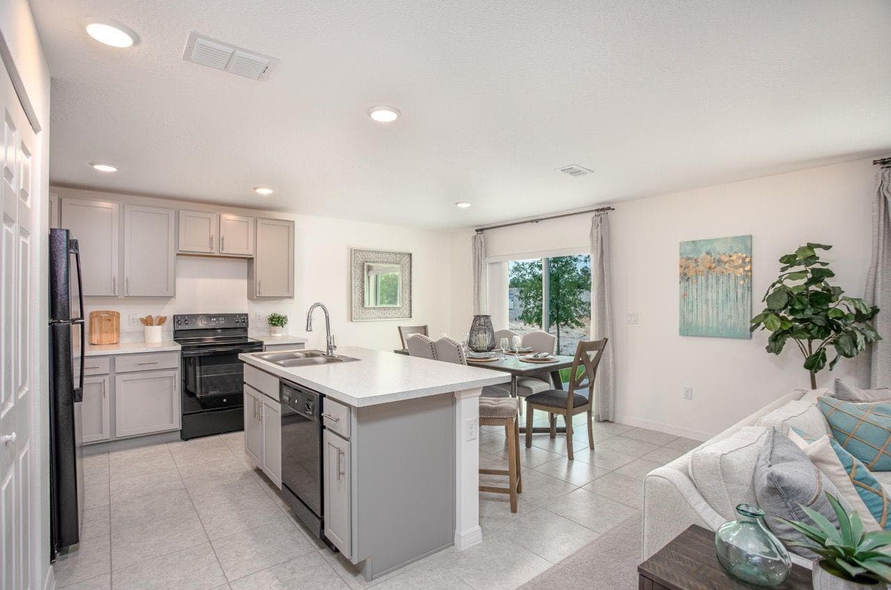 207 SW Aubudon Avenue, Port St. Lucie, FL 34984 photo 4