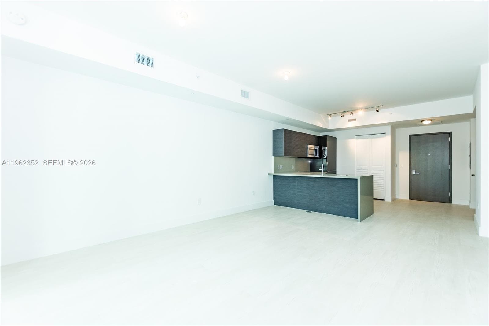 1080 Brickell Ave # 1706, Miami, FL 33131 photo 4