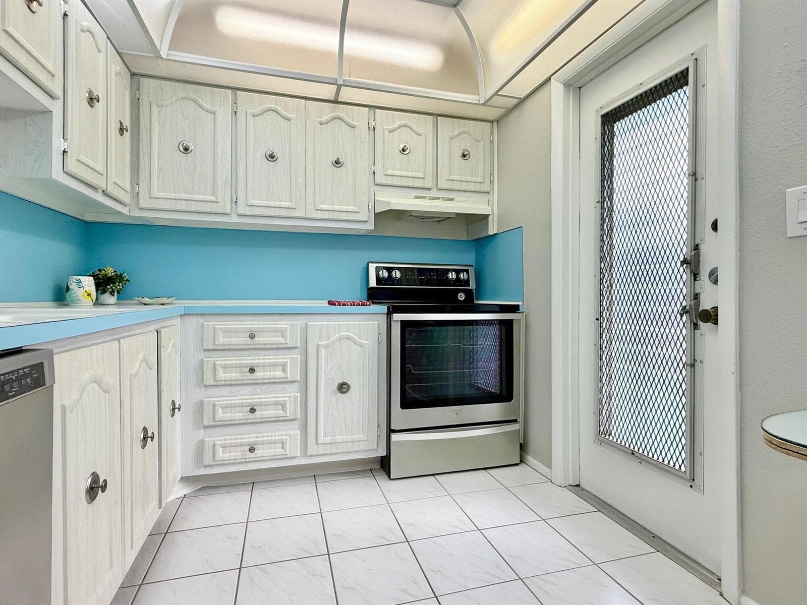 4401 NW 41st Street # 104, Lauderdale Lakes, FL 33319 photo 4