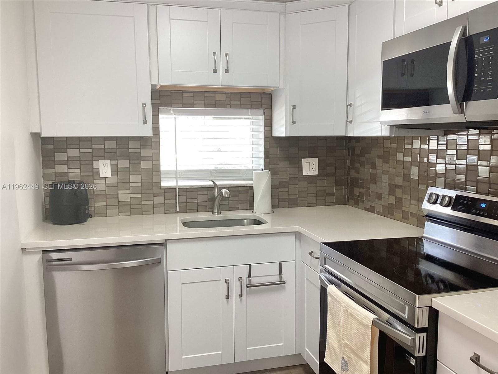 9423 S Hollybrook Lake Dr # 106, Pembroke Pines, FL 33025 photo 4