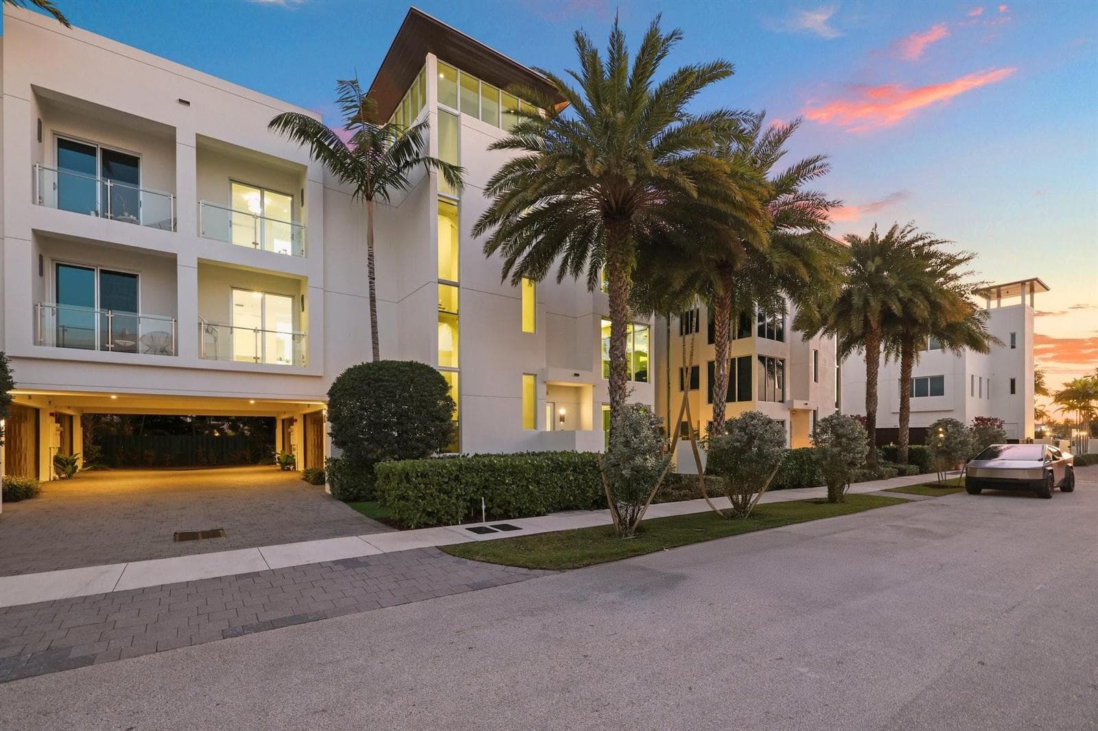 238 Shore Court, Lauderdale By The Sea, FL 33308 photo 3
