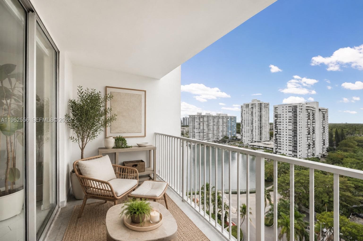 2801 NE 183rd St # 1607W, Aventura, FL 33160 photo 2