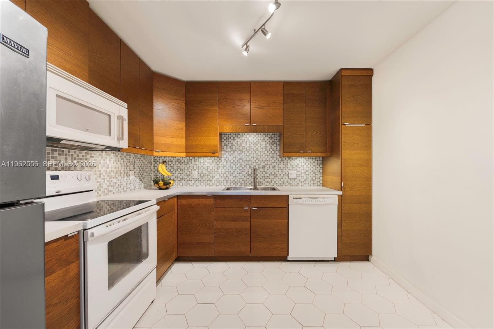 2801 NE 183rd St # 1607W, Aventura, FL 33160 photo 5