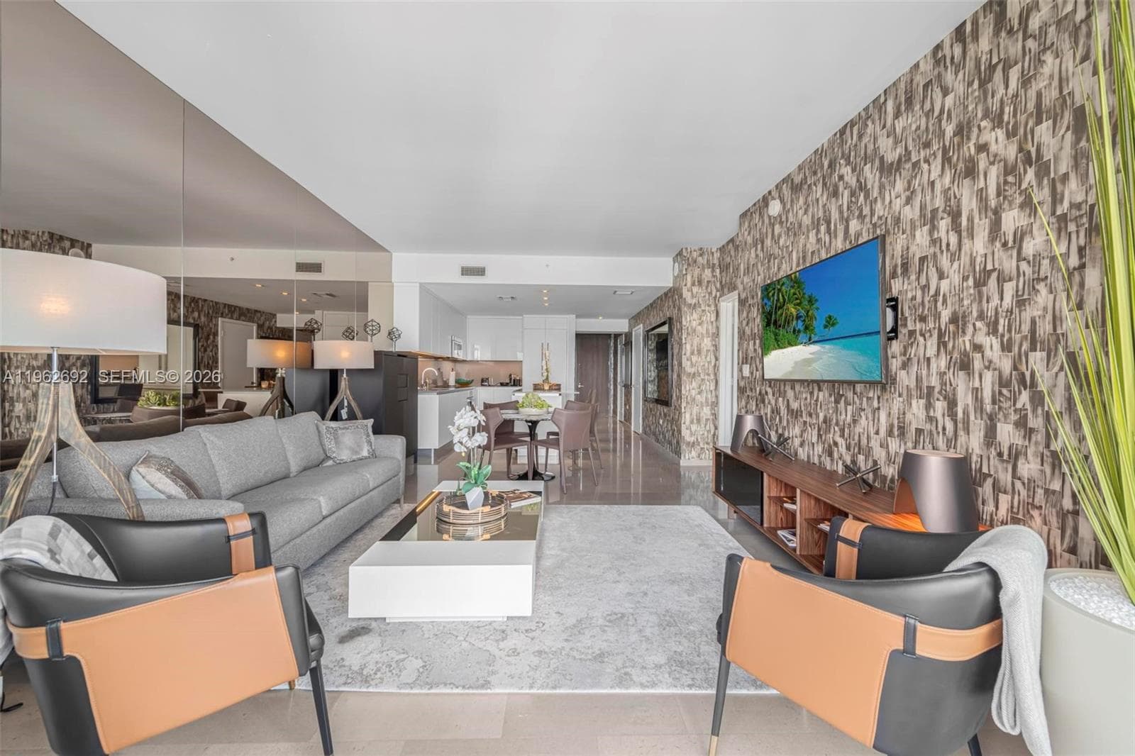 88 SW 7th St # 3806, Miami, FL 33130 photo 5