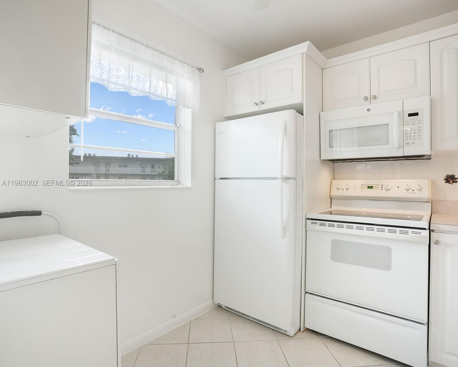 4805 NW 35th St # 506, Lauderdale Lakes, FL 33319 photo 5