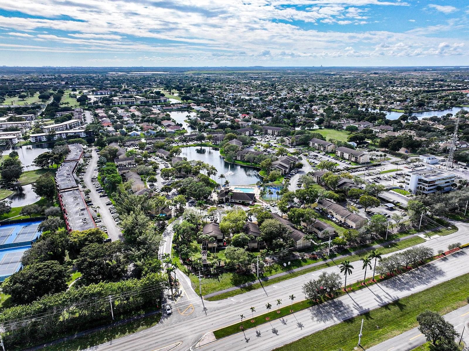 450 Palm Circle # 106, Pembroke Pines, FL 33025 photo 2