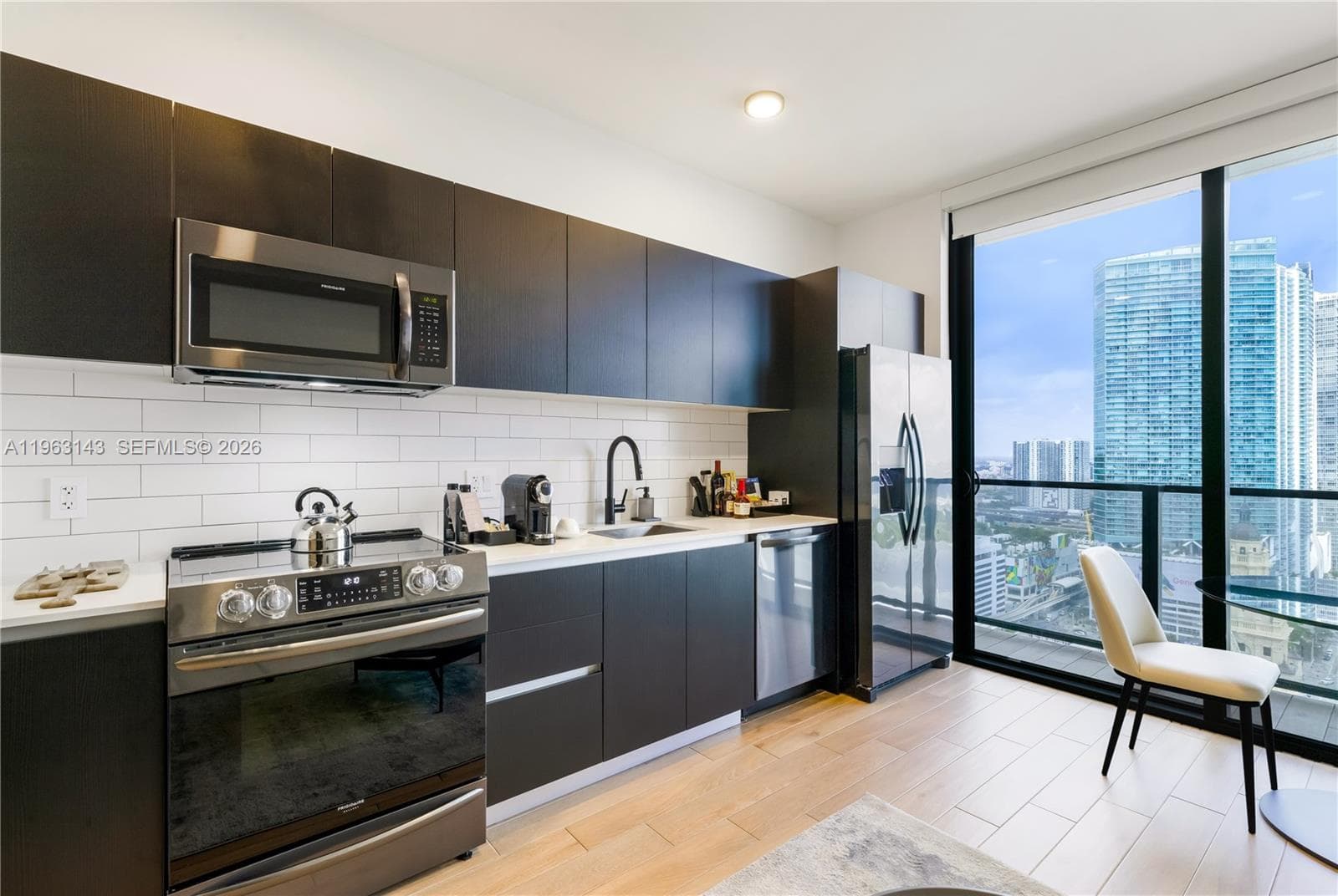 398 NE 5th St # 2205, Miami, FL 33132 photo 4