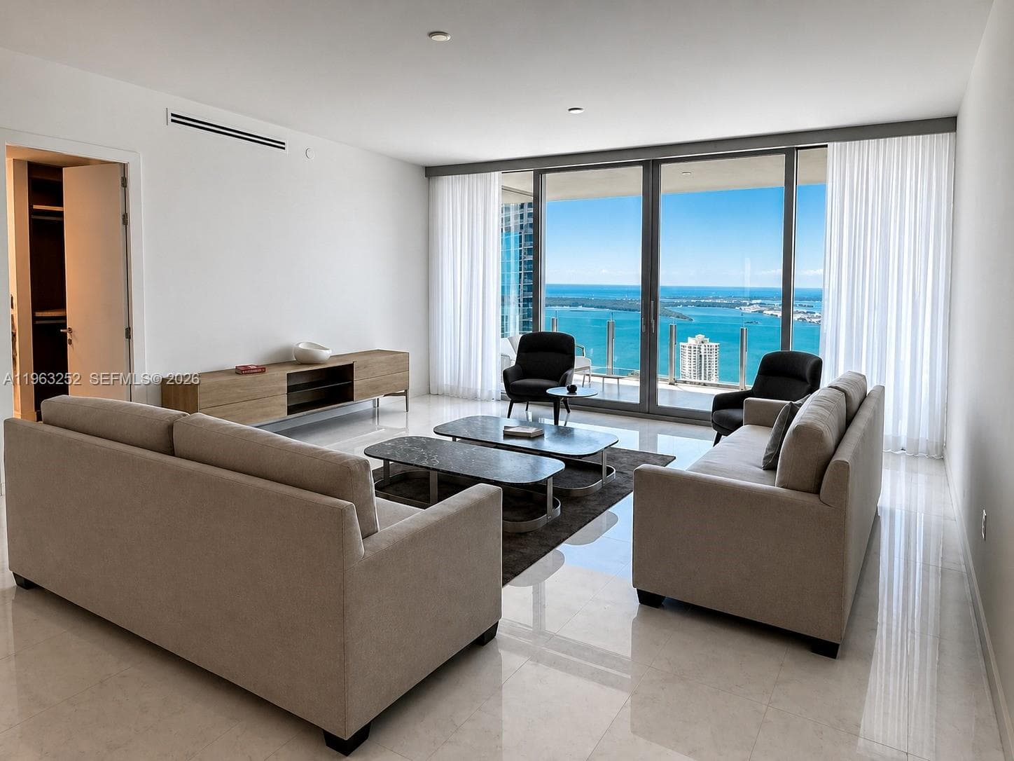 300 Biscayne Blvd Way # 4404, Miami, FL 33131