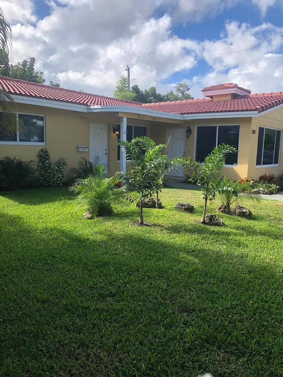 2210 NE 36th Street # A&b, Lighthouse Point, FL 33064 photo 2